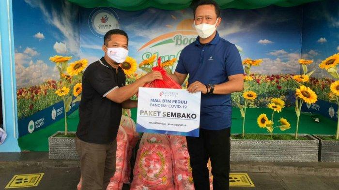 Bantu Warga Terdampak Pandemi Covid-19, Mal BTM Salurkan Paket Sembako