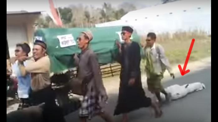 Heboh Video Mayat Jatuh dari Keranda, Ini Kisah Sebenarnya!