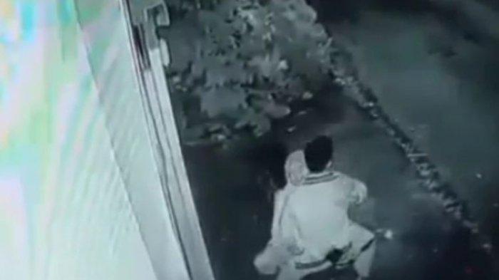Aksi Remaja Mesum di Atas Motor, Terekam CCTV Hotel Videonya Viral