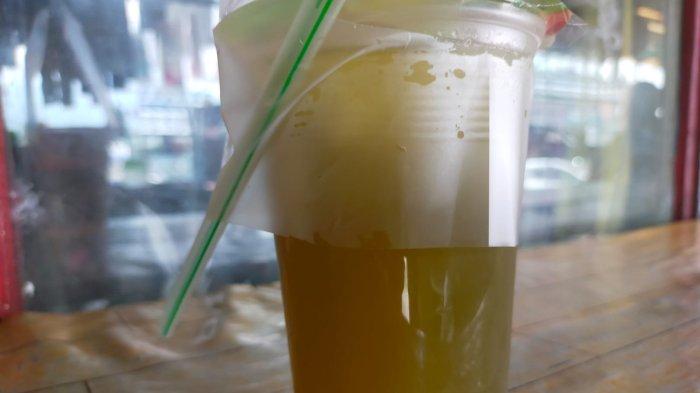 Meskipun Sederhana, Kios Minuman Sari Tebu Milik Warga Megamendung Ini Jadi Langganan Imigran