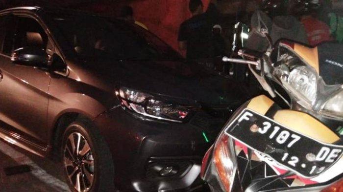 Oleng, Mobil Tabrak Pedagang Kaki Lima di Jalan Sudirman Bogor