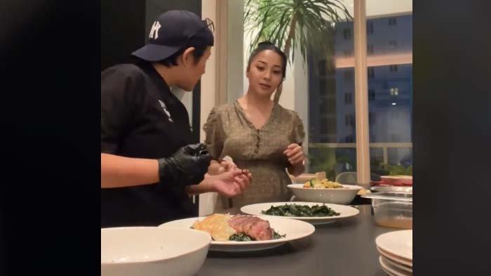 Daftar 5 Artis yang Blak-blakan Ngaku Tak Bisa Masak, Termasuk Nikita Willy Sampai Sewa Chef Pribadi