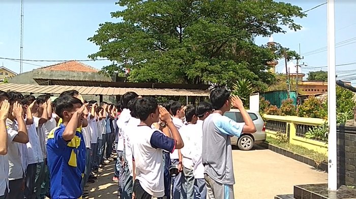 Diduga Hendak Tawuran, Puluhan Pelajar Kota Bogor Nginep di Kantor Polisi dan Disuruh Hormat