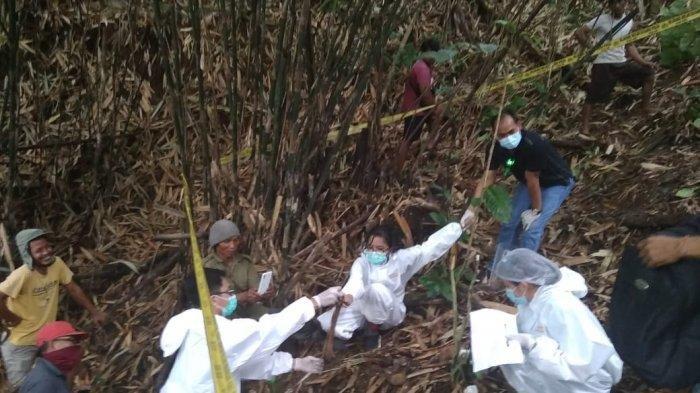 Sedang Berburu, Warga Syok Tak Sengaja Injak Kerangka di Bawah Jurang