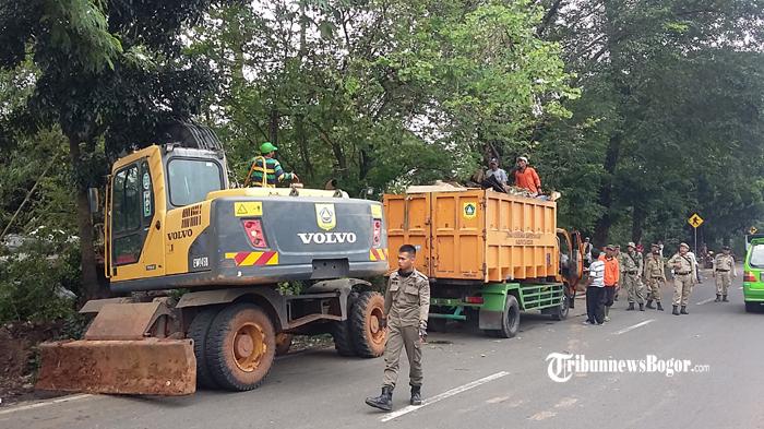 Ini yang dilakukan Satpol PP Bogor Usai Bongkar Bangunan Liar dan Lapak PKL di Jalan Jakarta-Bogor
