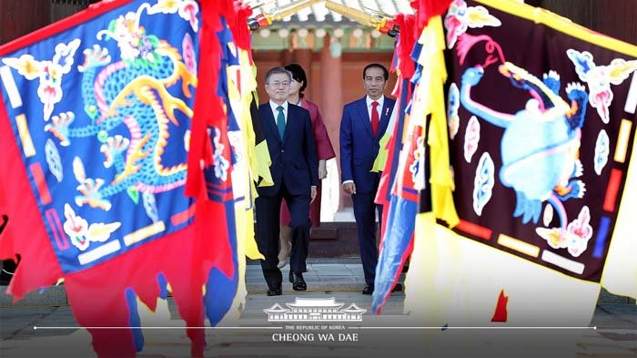Terkesan dengan Kunjungan Jokowi, Presiden Korea Selatan Ngetweet Pakai Bahasa Indonesia