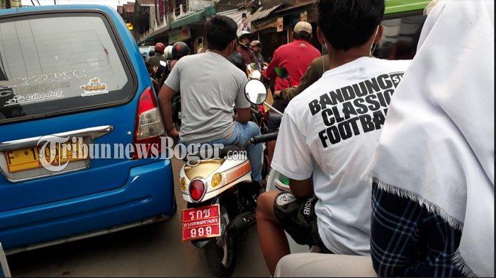 Sepeda Motor Berplat Nomor Thailand Berseliweran di Jalur Puncak, Polisi: 'Itu Melanggar'