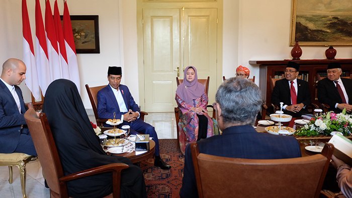 Puan Maharani Kenakan Jilbab saat Temui Delegasi Wakil Presiden Republik Islam Iran di Istana Bogor