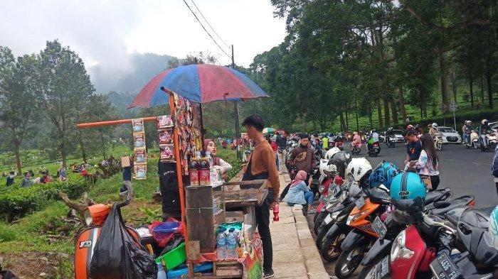 Kawasan Puncak Bogor Ramai Wisatawan, Pedagang Raup Untung di Tengah Pandemi
