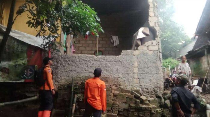 Astaga! Akhir Pekan Diterjang Angin Kencang dan Longsor, 7 Rumah di Ciapus Bogor Rusak