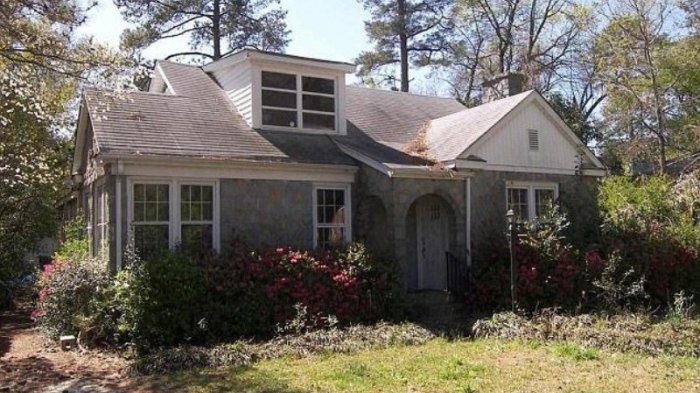 Rumah Ini Dijual Berikut Penghuninya, Pembeli Ragu Setelah Tahu Sosoknya