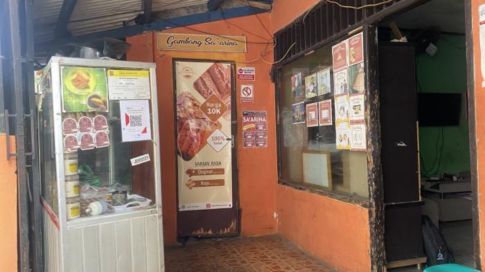 KULINER BOGOR - Roti gambang Sa'arina di Jl. Gg. Babakan Sirna, RT.02/RW.09, Kelurahan Tegallega, Kecamatan Bogor Tengah, Kota Bogor, Jawa Barat 16129.