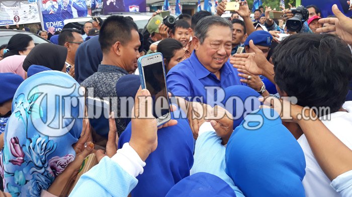 Turun Gunung Dukung Jaro Ade, SBY Sampai Tak Boleh Pulang Oleh Warga Ciampe Bogor