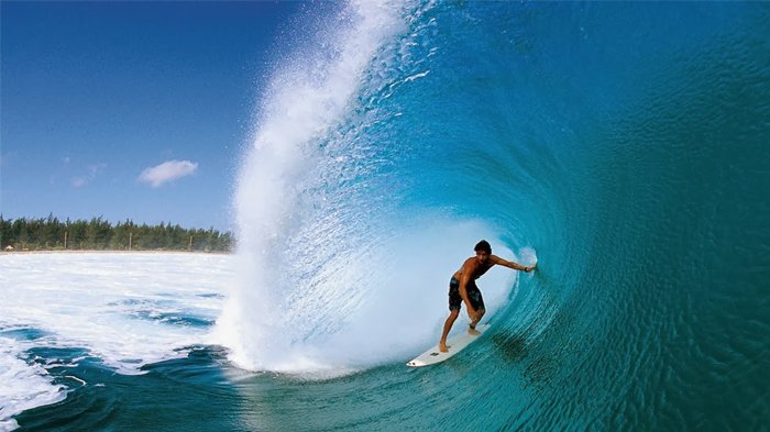 Turis Sebut Indonesia Adalah 'Disneyland' bagi Para Peselancar Dunia, Ini Alasannya