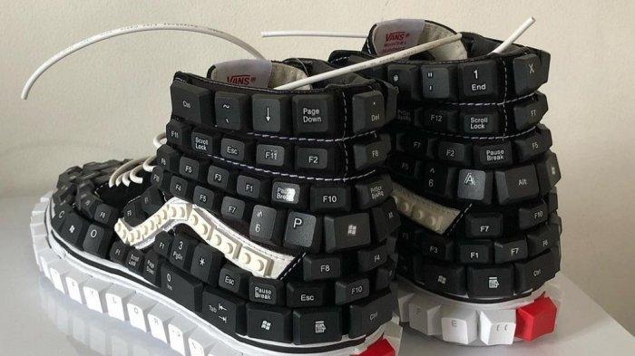 Keren, Pemuda di Leuwiliang Bogor Bikin Sepatu dari Keyboard Komputer, Terkenal Sampai Luar Negeri