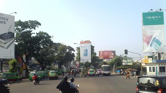 Arus Lalulintas Simpang Empat Warung Jambu Bogor Ramai Lancar Pagi Ini