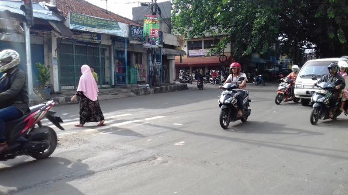Lalu Lintas Simpang Tiga Empang Bogor Padat Pagi Ini