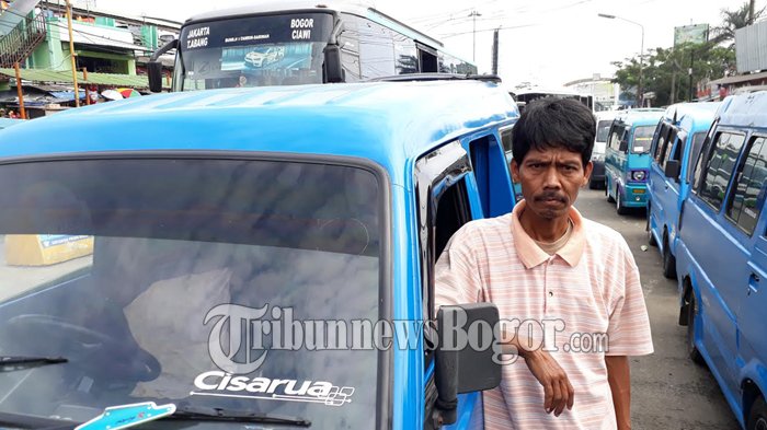 Sepi Penumpang, Sopir Angkot di Puncak Sekarang Banyak Bengong