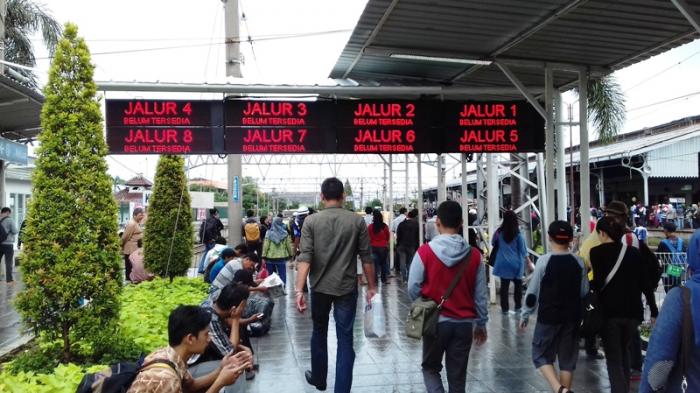 Sekarang Tak Perlu Tanya ke Petugas Kereta Ada di Jalur Berapa, Tinggal Lihat ke Atas Saja