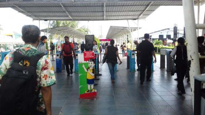 Aksi Bom Sarinah Tak Bikin Panik, Penumpang KRL: Kita Lawan Bersama!