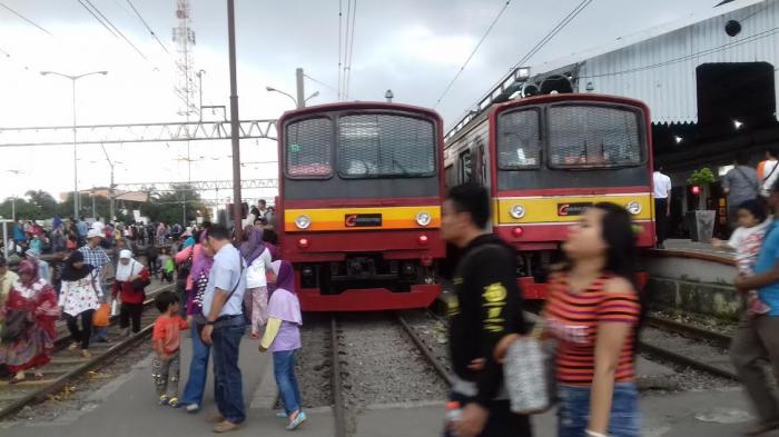 Puncak Arus Balik Liburan, Diperkirakan KRL Commuterline Padat Hingga Malam Hari