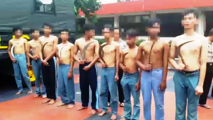 Sore-sore Bawa Senjata Tajam, Puluhan Anak SMA di Bogor Dijemput Mobil Polisi