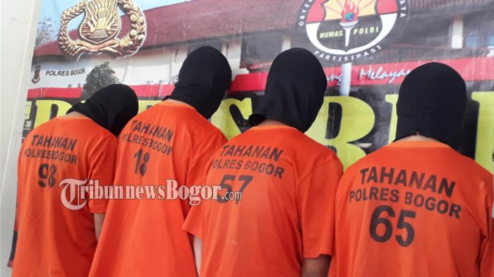 Sudah Beraksi 50 Kali, Empat Pelaku Pencurian Spesialis Rumsong di Bogor Dibekuk Polisi