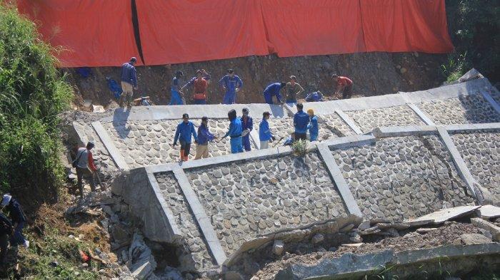 Pasca Longsor, TPT di Jalan Raya Cilebut Kota Bogor Akhirnya Diperbaiki, 550 Bronjong Disiapkan
