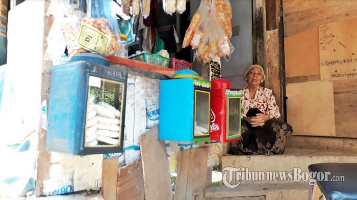Cerita Nenek Tinggal Sendiri Di Daerah Rawan Banjir, Alami Kejadian Mengerikan Saat Hendak Salat