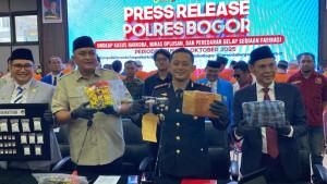 Bupati-Bogor-Rudy-Susmanto-saat-menghadiri-pengungkapan-kasus-narkoba.jpg