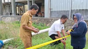 DLH-Kabupaten-Bogor-melakukan-penyegelan-terhadap-pabrik-pengolahan-pakan-ternak-yang-diduga.jpg