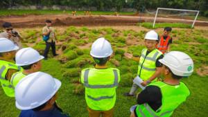Dedie-Rachim-Inspeksi-Proyek-Rehabilitasi-Stadion-Pajajaran.jpg