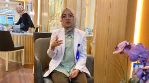 Dokter-Spesialis-Gizi-Klinik-RSUD-Bakti-Pajajaran-dr-Vikie-Nouvrisia-saat-memberikan-pemaparan.jpg