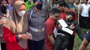 Ekspresi-Santai-Briptu-Rizka-Saat-Tahu-Ada-Mayat-di-Belakang-Rumah.jpg