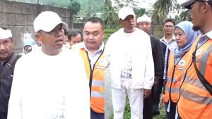 Gubernur-Jawa-Barat-Dedi-Mulyadi-saat-meninjau-pabrik-Aqua-Perusahaan-air.jpg