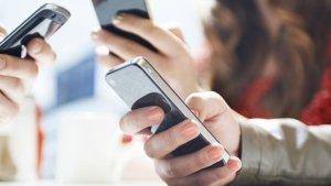 Ilustrasi-Handphone.jpg