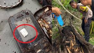 Isi-Handphone-Milik-Kerangka-Manusia-Dalam-Batang-Pohon-Aren.jpg