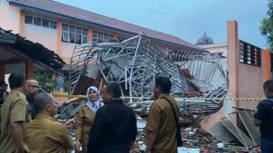 Kerusakan-bangunan-SMKN-1-Gunungputri-yang-berada-di-wilayah-Desa-Wanaherang-K.jpg