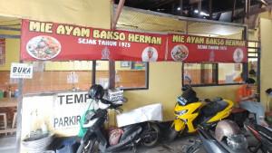 Mie-Ayam-Bakso-Herman-di-Kota-Bogor.jpg
