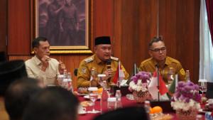 Pemkab-Bogor-melakukan-pembahasan-terkait-program-Satu-Desa-Satu-Sarjana-di-Pendopo-Bupati-Bogor.jpg