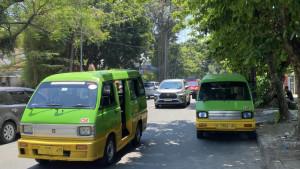 Penampakan-angkot-yang-mengaspal-di-ruas-jalan-Kota-Bogor.jpg