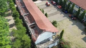 Penampakan-atap-ambruk-di-SMKN-1-Cileungsi-Bogor-pada-Rabu-109202.jpg