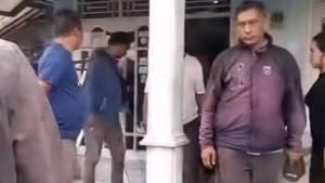 Pihak-kepolisian-menjemput-gadis-berusia-14-di-wilayah-Gunung-Batu.jpg