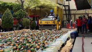 Polresta-Bogor-Kota-berhasil-memusnahkan-38875-botol-minuman-keras-miras-beralko.jpg