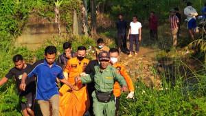 Proses-evakuasi-mayat-korban-tenggelam-di-wilayah-Desa-Hambalang-Kecamatan-Citeureup.jpg