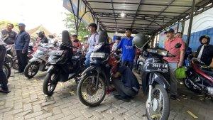 Samsat-Kota-Bogor-dipenuhi-pembayar-pajak-usai-libur-lebaran-2025-atau-pada-Selasa-842025.jpg
