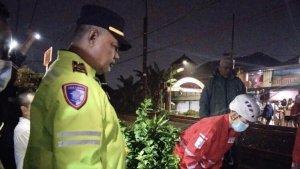 Seorang-nenek-berinisial-MF-75-tewas-tertabrak-kereta-commuter-line-KRL-di-Jalan-Pejagalan.jpg