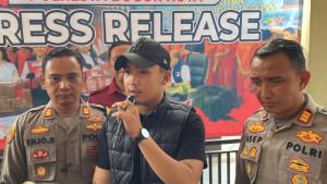 Seorang-polisi-Bripda-Muhammad-Fazril-Anugrah-menjadi-korban-pembacokan-di-Jalan-Azimar.jpg