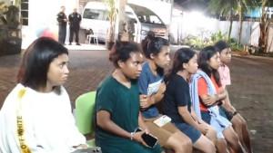 Seorang-warga-yang-bekerja-di-salah-satu-panti-asuhan-wilayah-Bantarjati.jpg