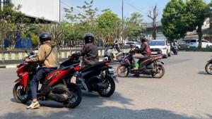 Situasi-arus-lalu-lintas-di-Simpang-Lippo-Ekalokasari-Kecamatan-B.jpg
